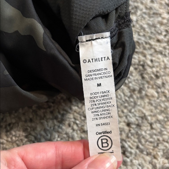 Athleta Sports Bra size medium - Picture 3 of 3